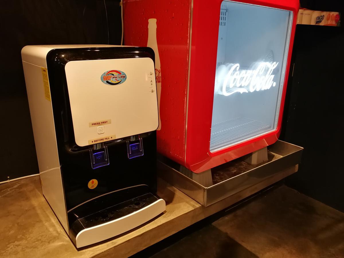 The Rise Room Kuala Terengganu Exteriör bild A water dispenser